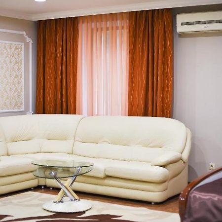 Sky Luxe Hotel Астана Екстериор снимка