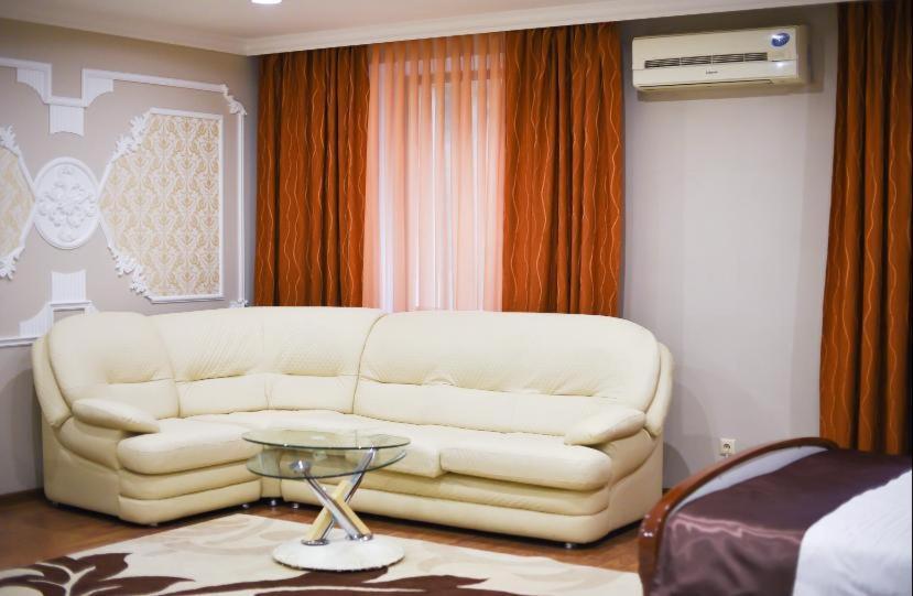 Sky Luxe Hotel Астана Екстериор снимка