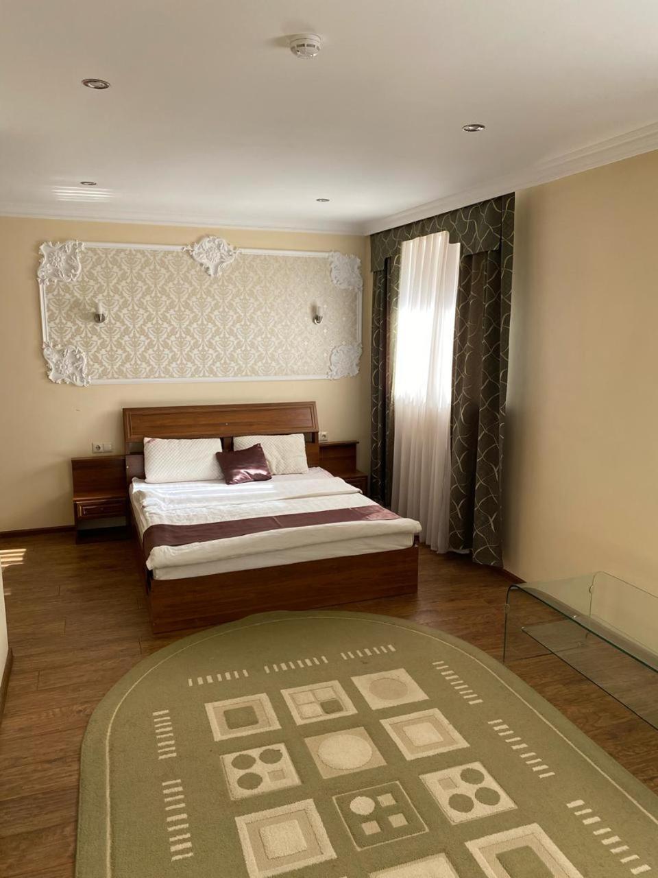 Sky Luxe Hotel Астана Екстериор снимка