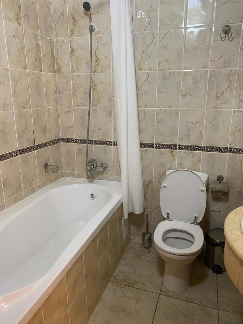 Sky Luxe Hotel Астана Екстериор снимка