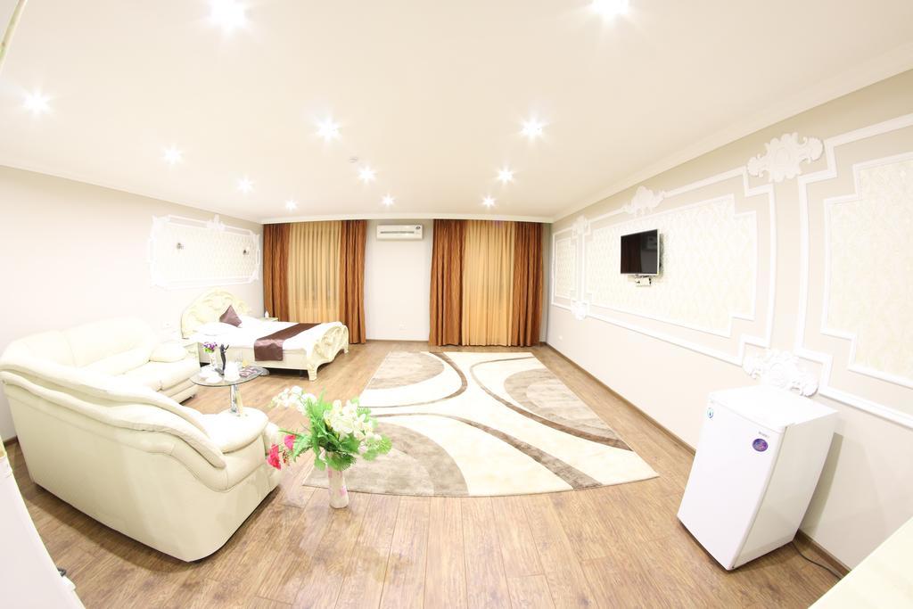 Sky Luxe Hotel Астана Екстериор снимка