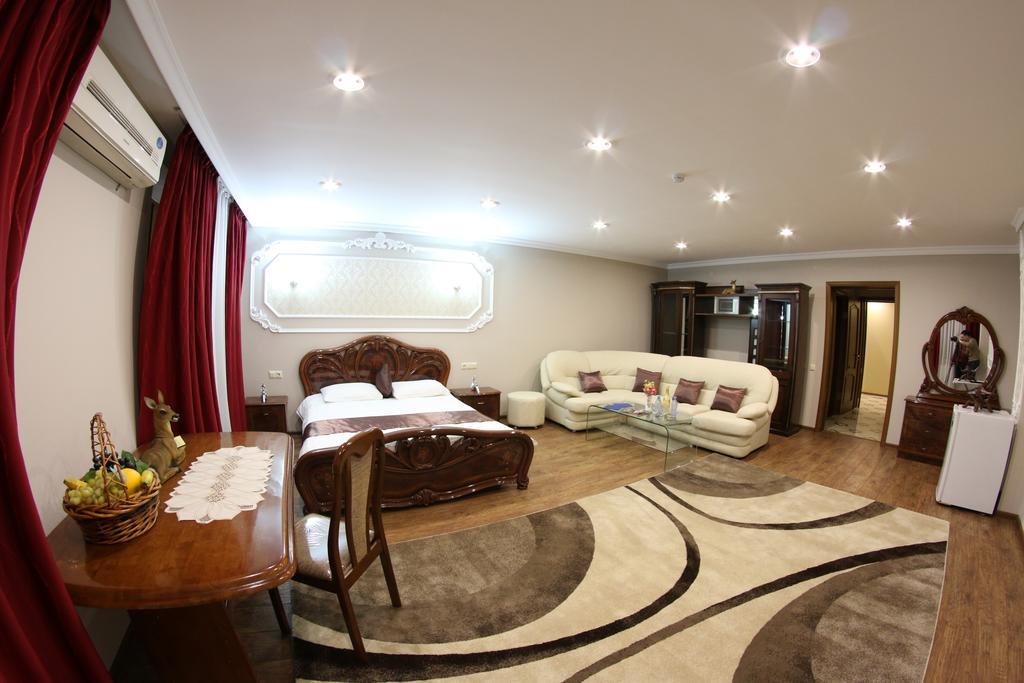 Sky Luxe Hotel Астана Екстериор снимка
